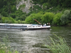 die Aschaff fährt durch die Donau