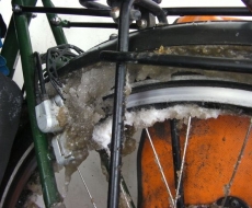 sieht zwar nicht so aus ... aber mit genug Kraft laeuft das Rad