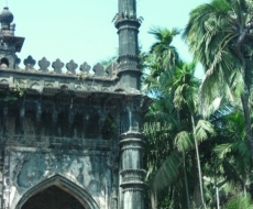 Moschee im Dschungel.