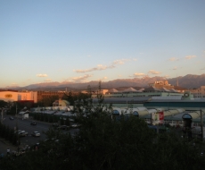 Ausblick auf die Berge hinter Almaty