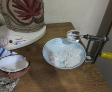 Produktion von Kokosmich.